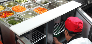 انتخاب یخچال صنعتی مناسب: تجهیزات فست فود روبوفود